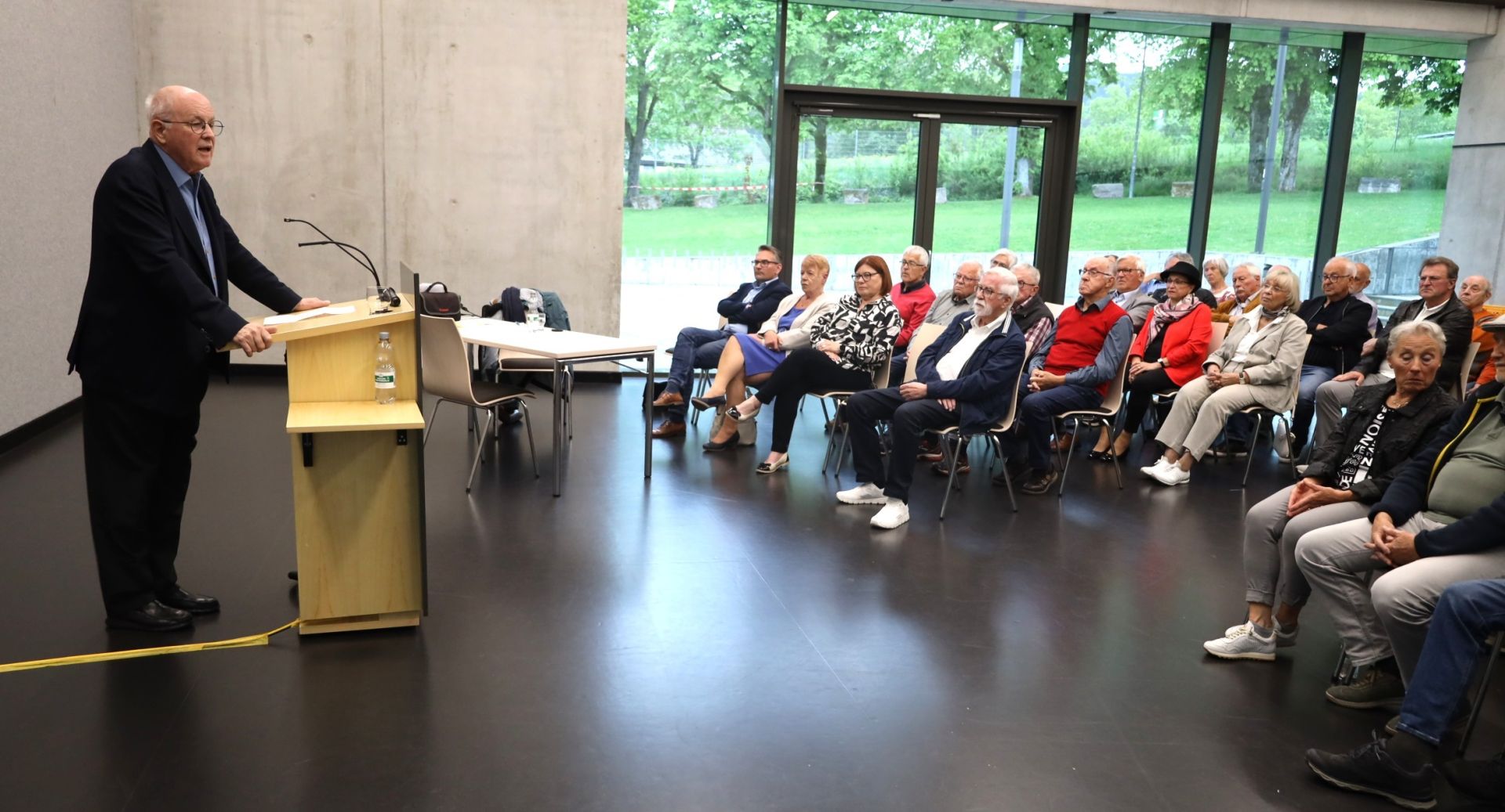 Gut besuchte Veranstaltung in der V�hringer Tonauhalle